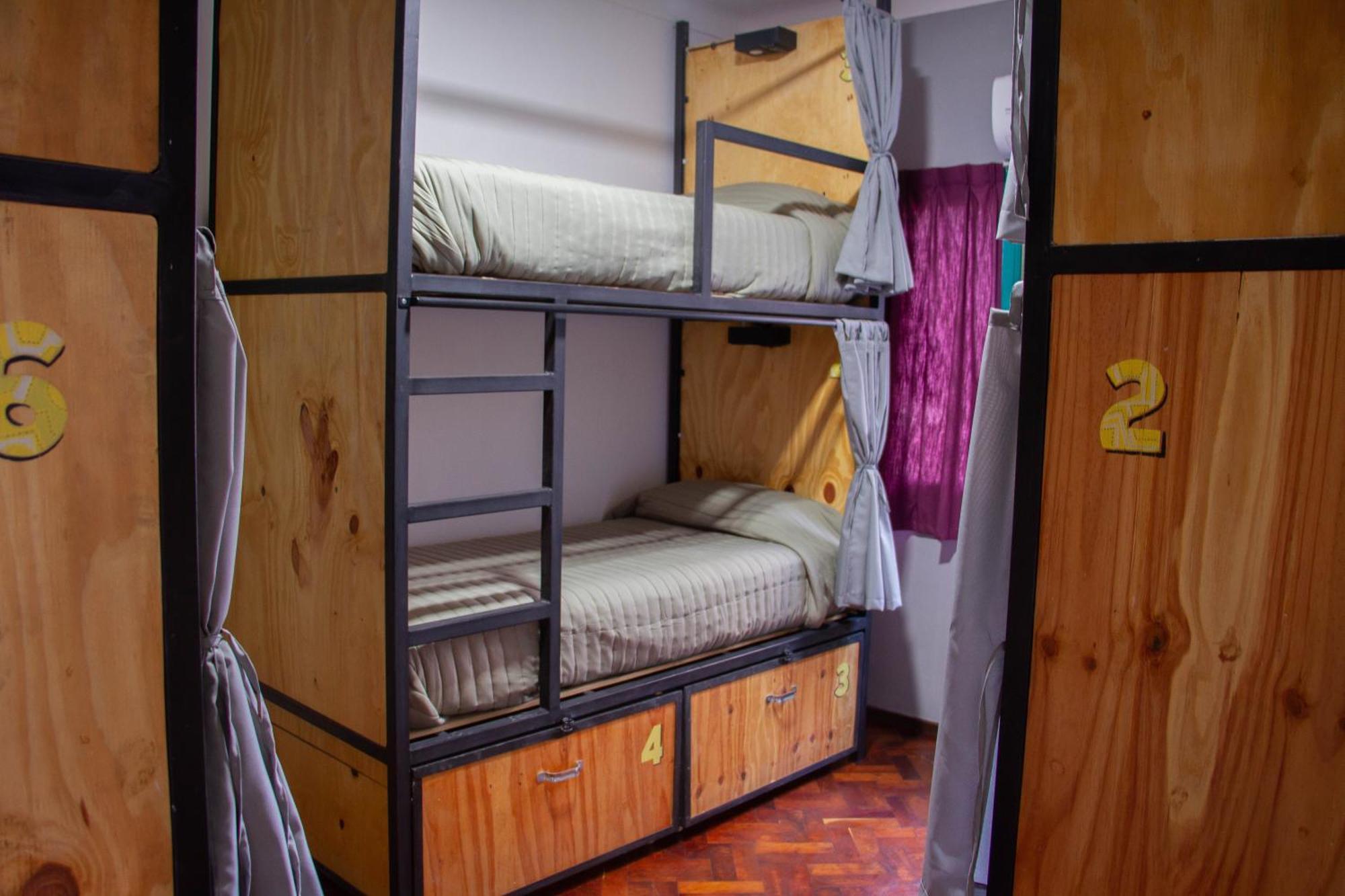 Sin Fin Hostel Мендоса Екстер'єр фото