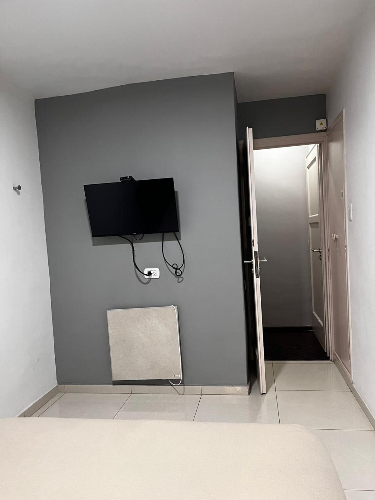 Sin Fin Hostel Мендоса Екстер'єр фото